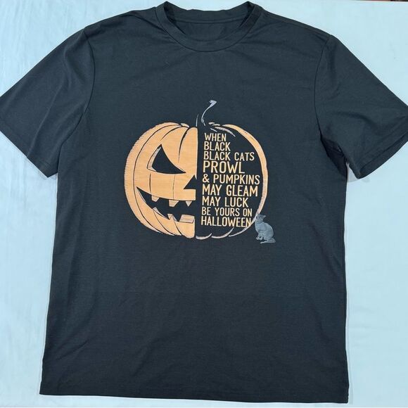 🚨5 For $15🚨 Halloween size medium Black T-Shirt with Pumpkin Design - Picture 1 of 5